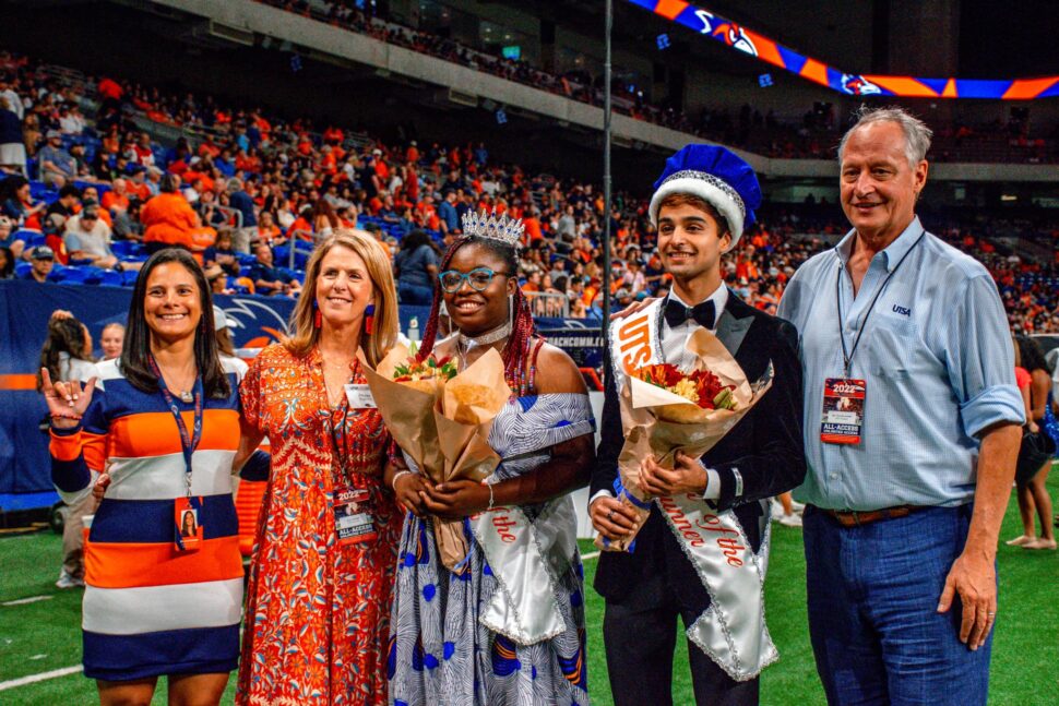 2022 Spirit of the Roadrunner recipients at the Alamodome