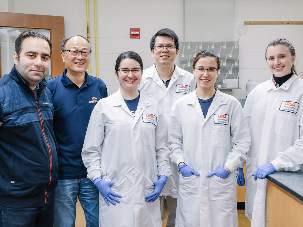 Group photo of students and faculty in the UTSA Mechanics of Biological Materials/Structures (MBMS) Lab.