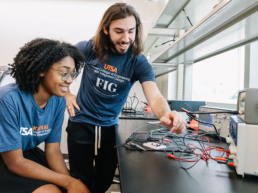 Students working on electronics in UTSA's Makerspace in computer engineering