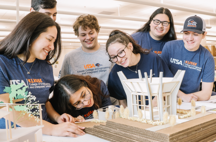 Klesse Students Collaborate at One Riverwalk Place