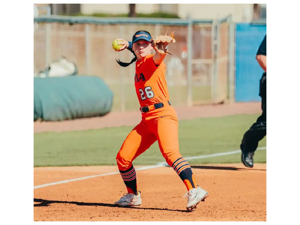 Madison Hornback during a ut San Antonio softball game.