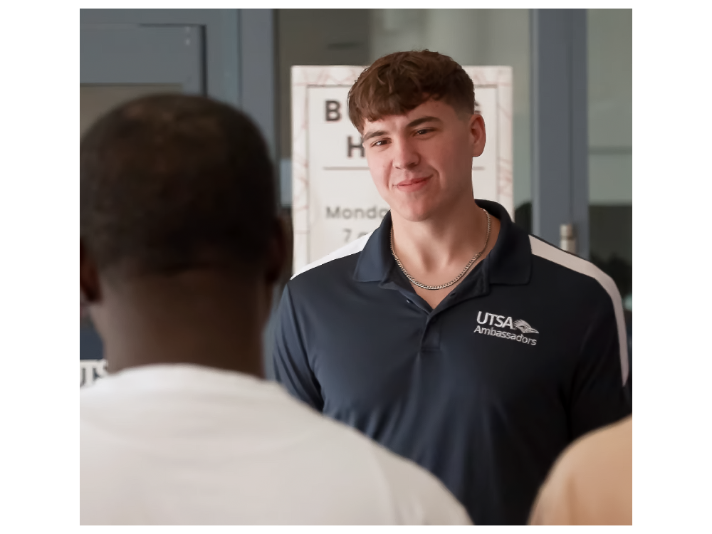 Peyton Guidry working as a UT San Antonio Ambassador.