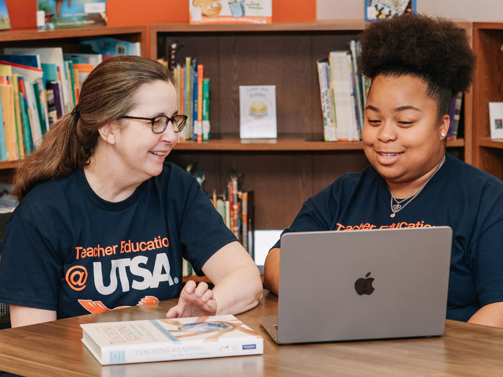 UTSA secondary education minor students have a discussion