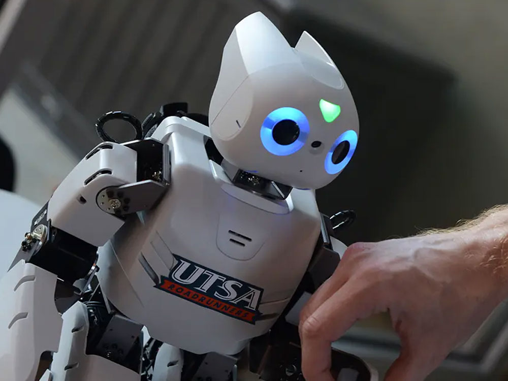 UTSA robot powered by artificial intelligence (AI)
